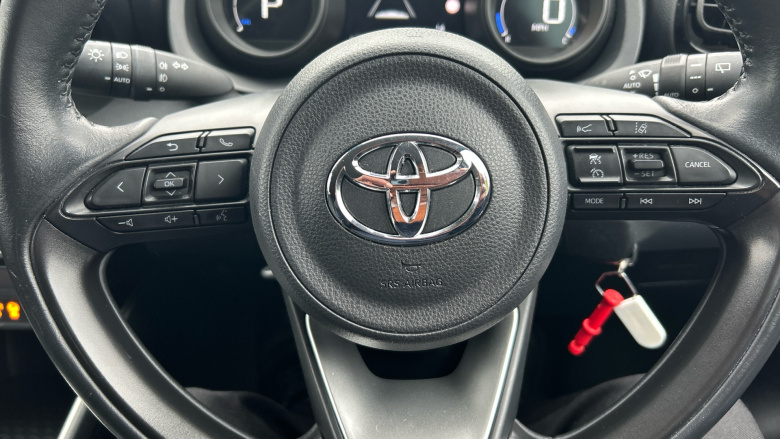 Toyota Yaris 1.5 Hybrid Design 5dr CVT Hybrid Hatchback